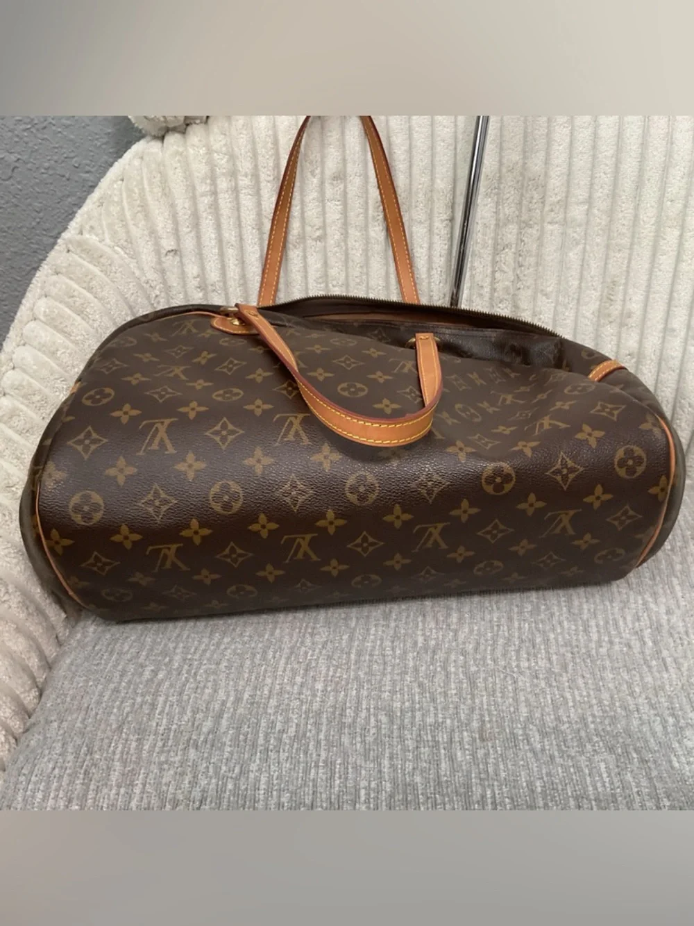 Louis Vuitton Bags - Picture 11 of 14